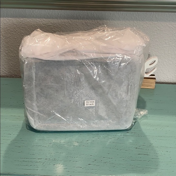 💕LAST 1💕Black Quilted Box Satchel ⭐️ - Picture 9 of 16